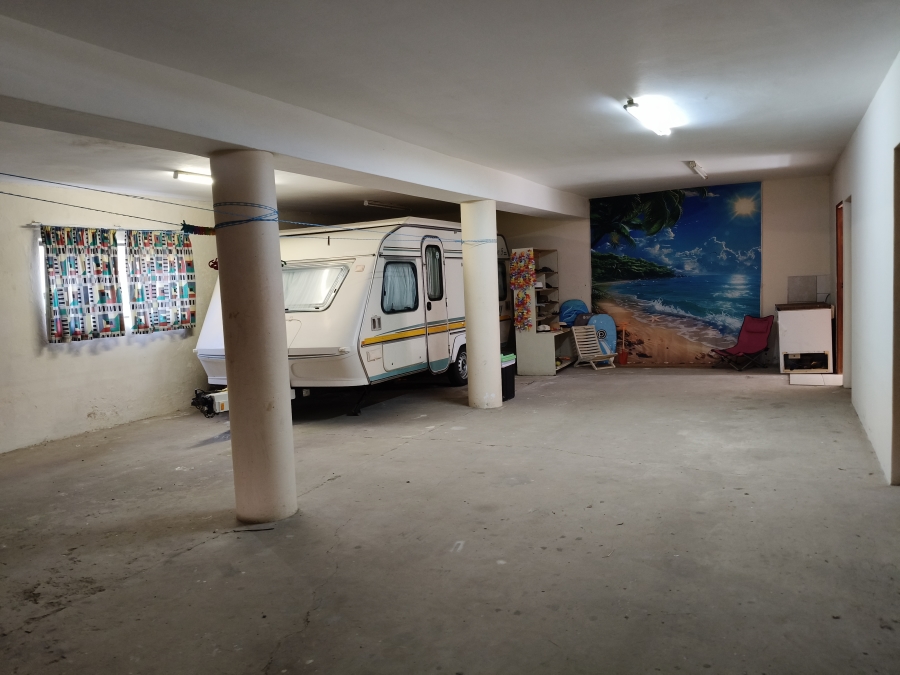 12 Bedroom Property for Sale in Paradise Beach Eastern Cape